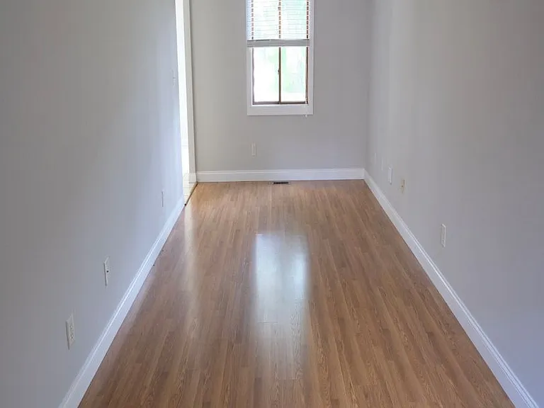 1307 Kingsridge Ct — Photo 8