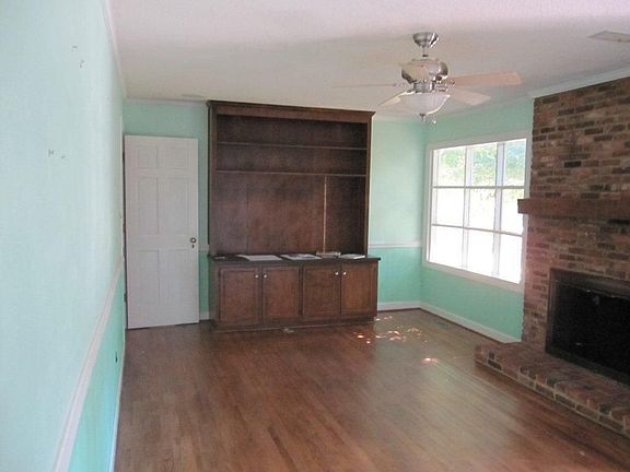 3rd image of 1312 Fantasia St