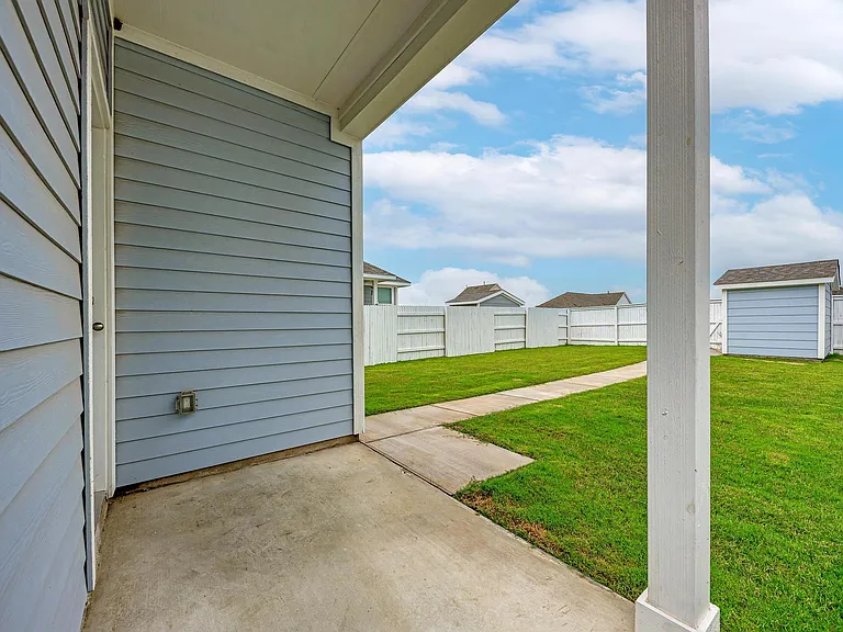 158 Daylily Dr — Photo 32
