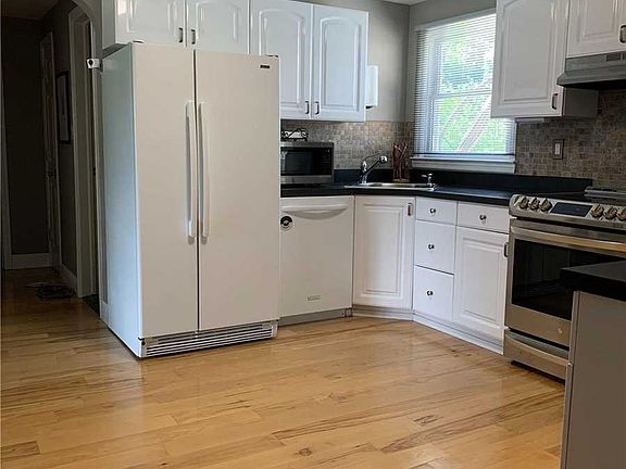 2nd image of 15 Smith St
