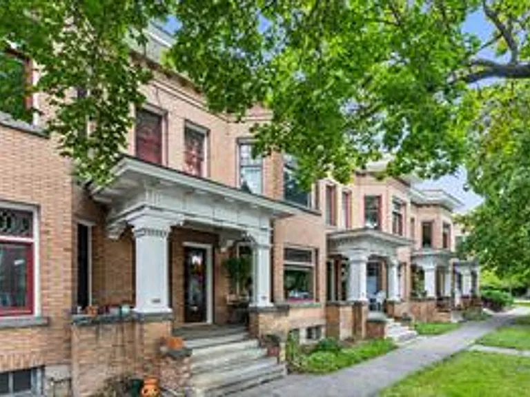 410 Roosevelt St — Photo 2