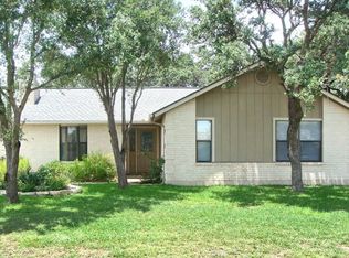 208 Deer Creek Dr, Boerne, TX 78006