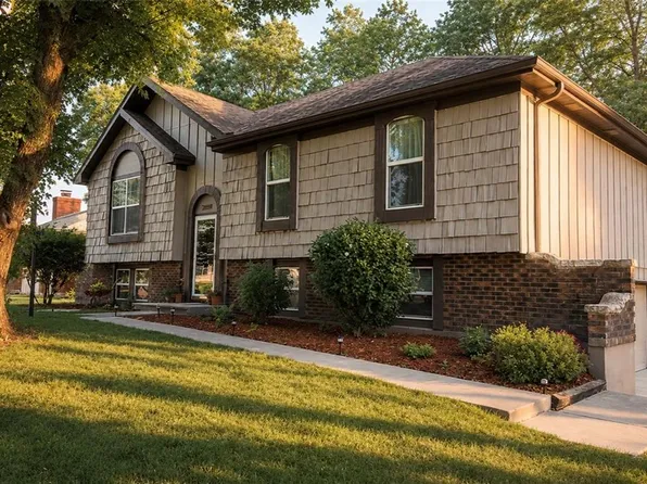 12311 W 54th St, Shawnee, KS 66216