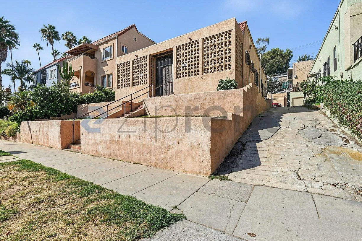 1 bed, 980 sqft, $2,175 — Photo 2