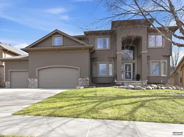 615 S 196th Ave, Elkhorn, NE 68022