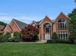 5565 Hidden Pines Ct, Williamsville, NY 14221