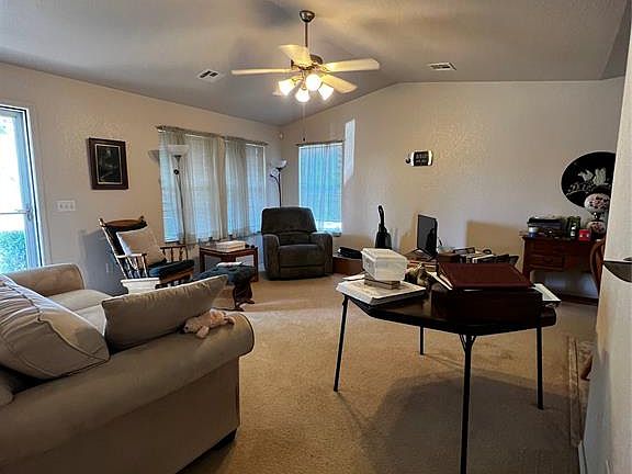 5th image of 928 SW 156th St