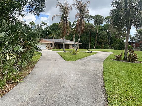 5th image of 400 E Weatherbee Rd