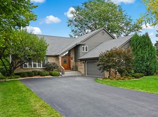 1804 Woodview Ct, Darien, IL 60561