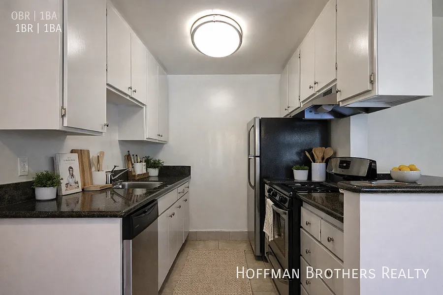 Building Photo - 1808 N Harvard Blvd #17