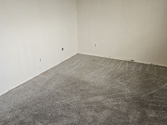 5th image of 728 W 63rd St APT 5