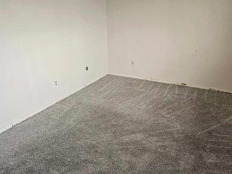 728 W 63rd St #5 — Photo 5