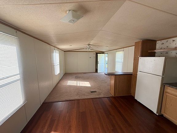 4th image of 3609 Davie St