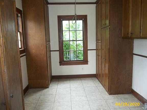 3rd image of 104 Marion Ave