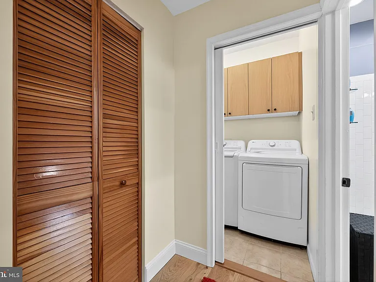 2100 E Dauphin St — Photo 23
