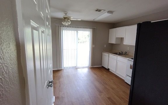 5th image of 853 Meadowlark Cir