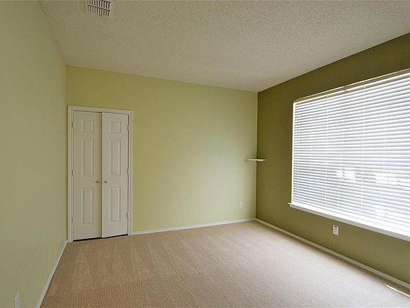 3rd image of 408 Leameadow Dr
