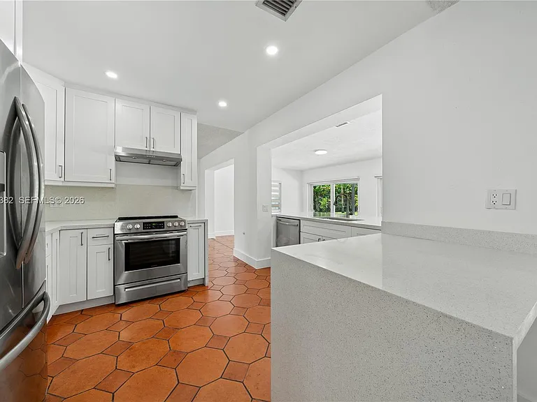 220 NW 130th Ave — Photo 9