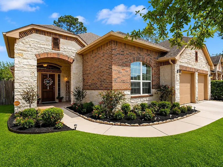 12643 Jamestown Crossing Ln — Photo 1
