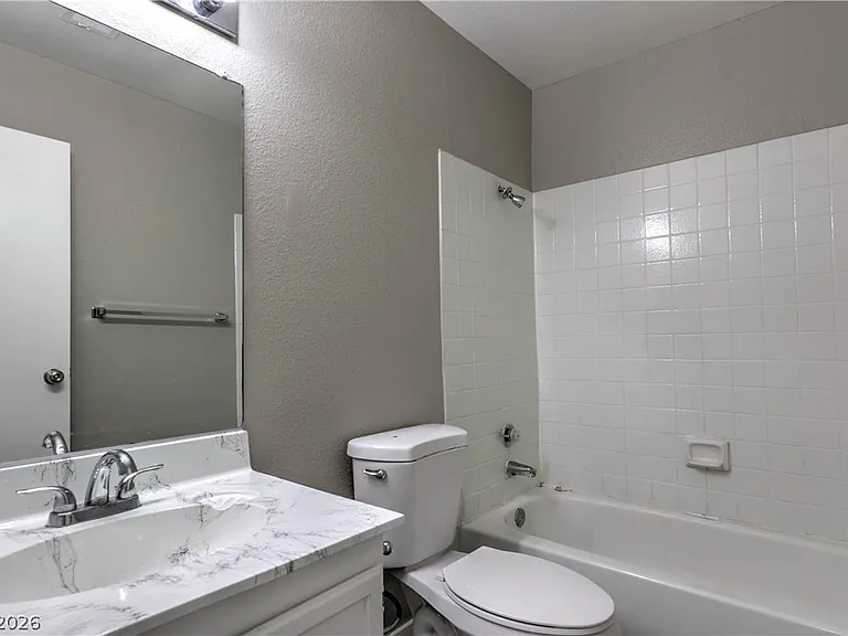 4571 Carriage Park Dr #C — Photo 10