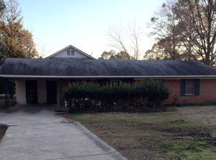 25 Lakeside Dr, Hazlehurst, GA 31539