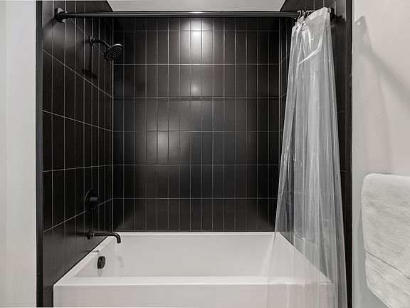 4th image of 48 East Ave #2509