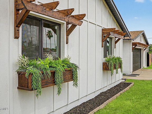 4th image of 7844 N 17TH Avenue