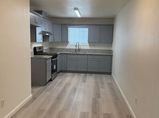 821 Ellington St #B, Delano, CA 93215