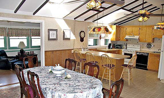 Kitchen/dining