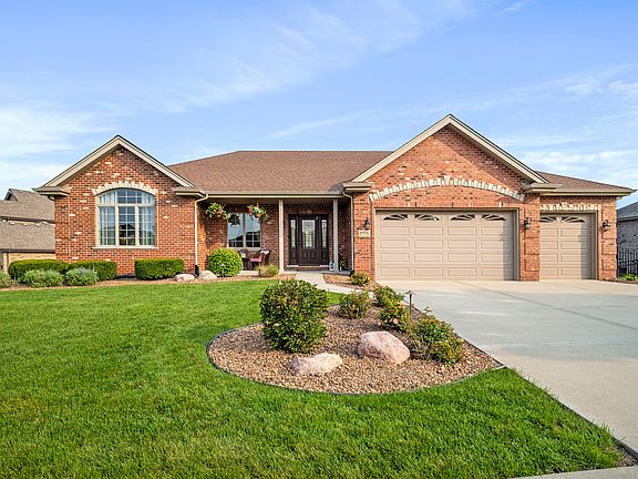 3rd image of 1755 Beazley Dr