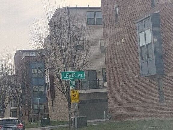 4th image of 2820 Lewis Ave