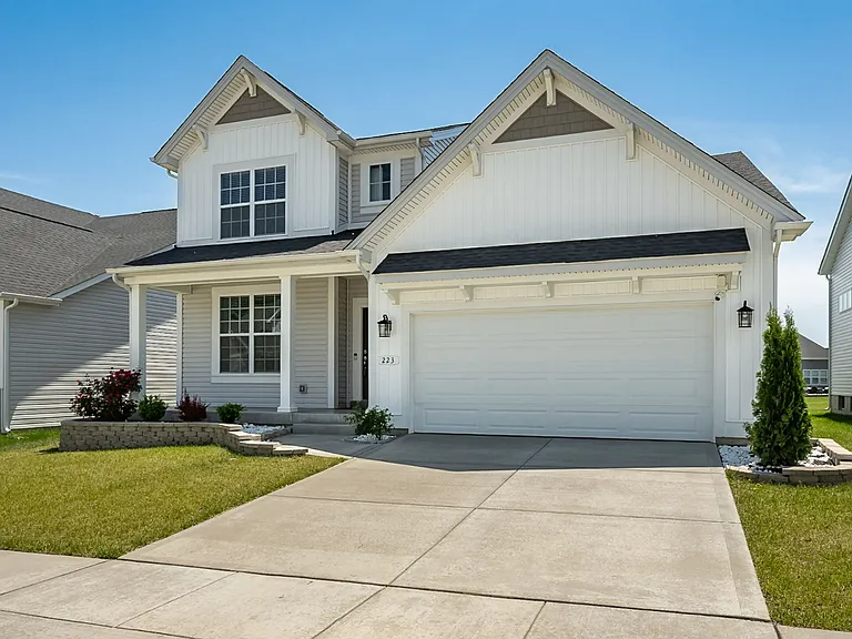 223 Randlin Dr — Photo 2
