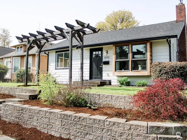 3910 N Gove Street, Tacoma, WA 98407