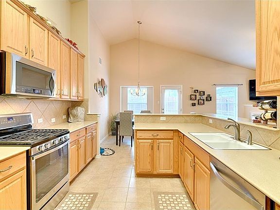 2nd image of 3321 Tavistock Dr