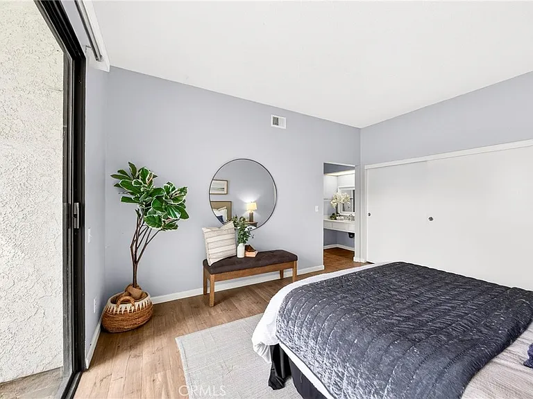 8615 Meadow Brook Ave #101 — Photo 14