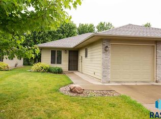 200 S Emmett Trl, Harrisburg, SD 57032