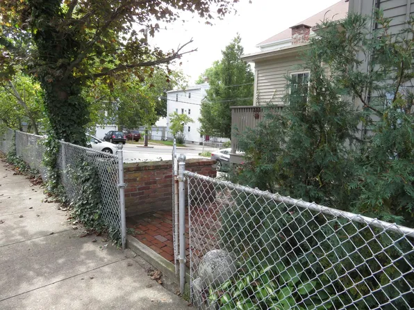 21 South St APT T, Pawtucket, RI 02860