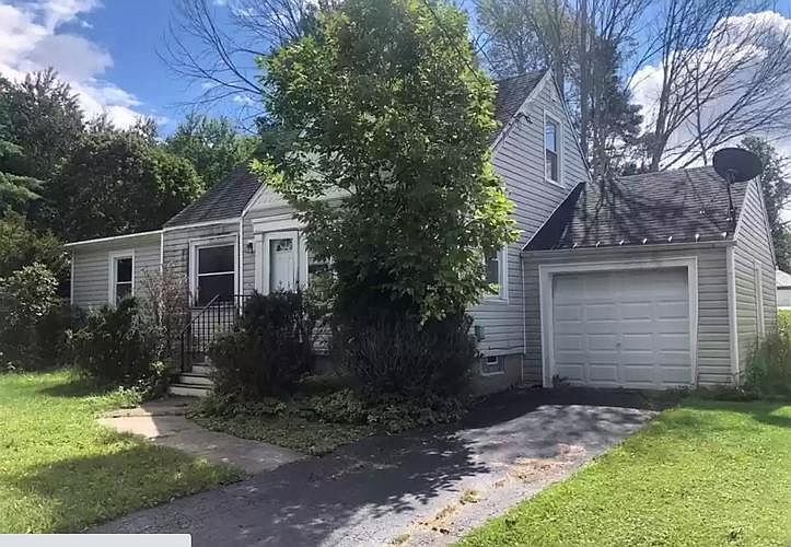 1st image of 126 Allendale Ave