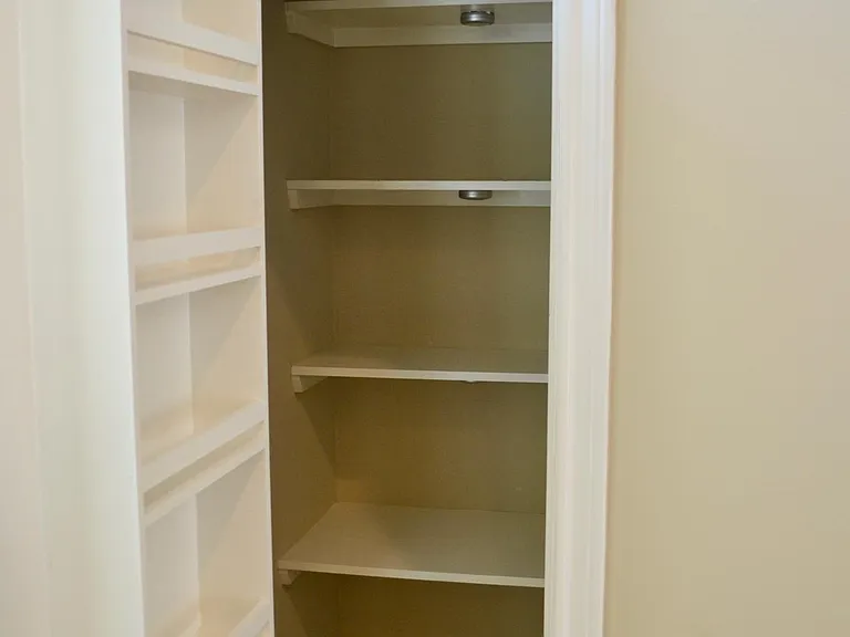 3127 Fairdale Oaks E — Photo 34
