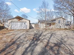 29870 Lookout Rd, Paola, KS 66071