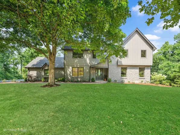 28W600 Indian Knoll Rd, West Chicago, IL 60185