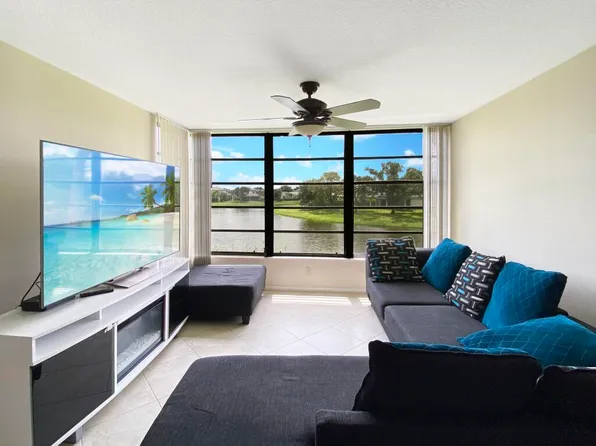 3520 Whitehall Drive #203, West Palm Beach, FL 33401