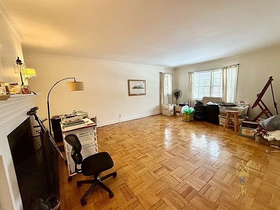 3rd image of 312 Washington St Bldg 4-4