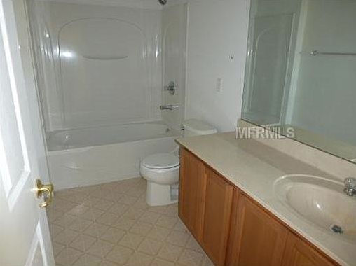 4th image of 2743 Portchester Ct