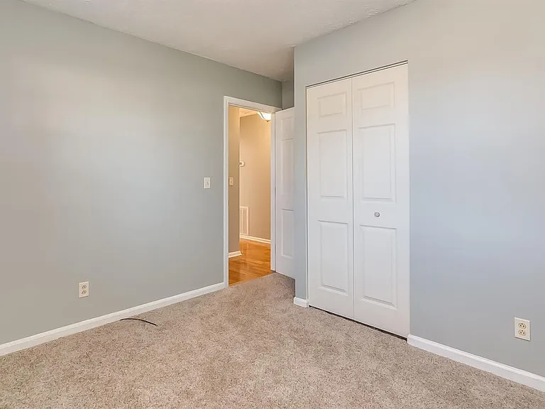 221 Wildwood Pl — Photo 12