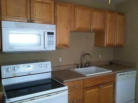 3rd image of 23129 Doremus St