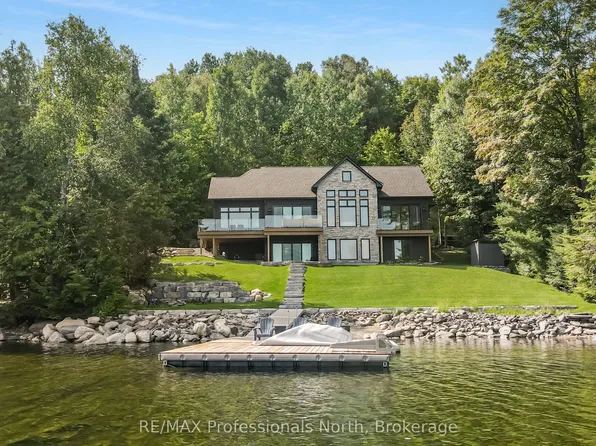 1015 Treasure Dr, Dysart Et Al, ON K0M 1S0