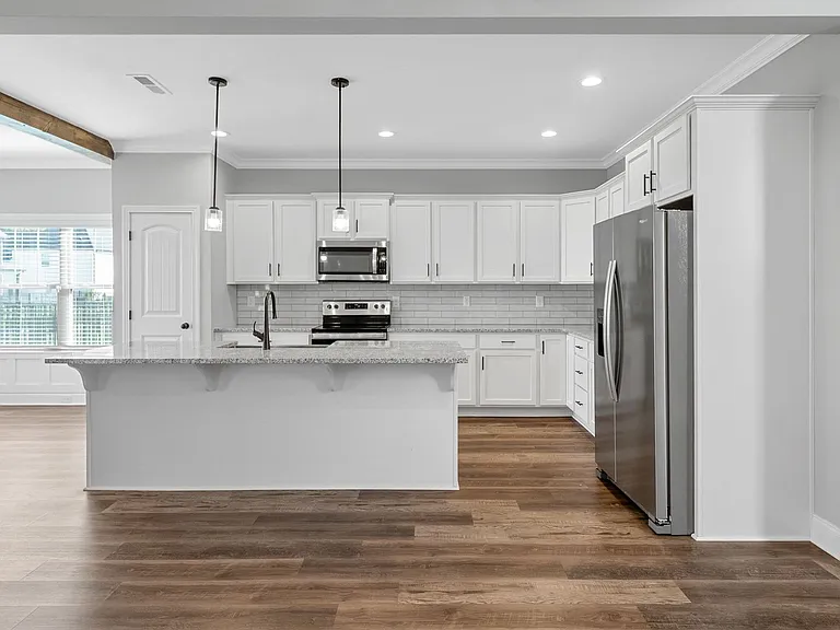 573 Bowden Dr — Photo 11