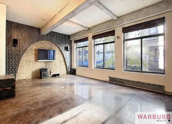 Sold by Warburg | media 5