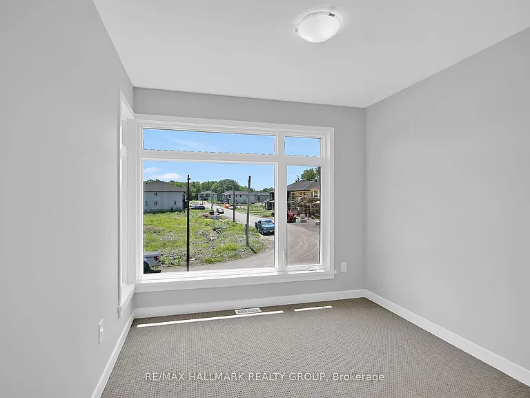 749 Newstead Cres — Photo 37